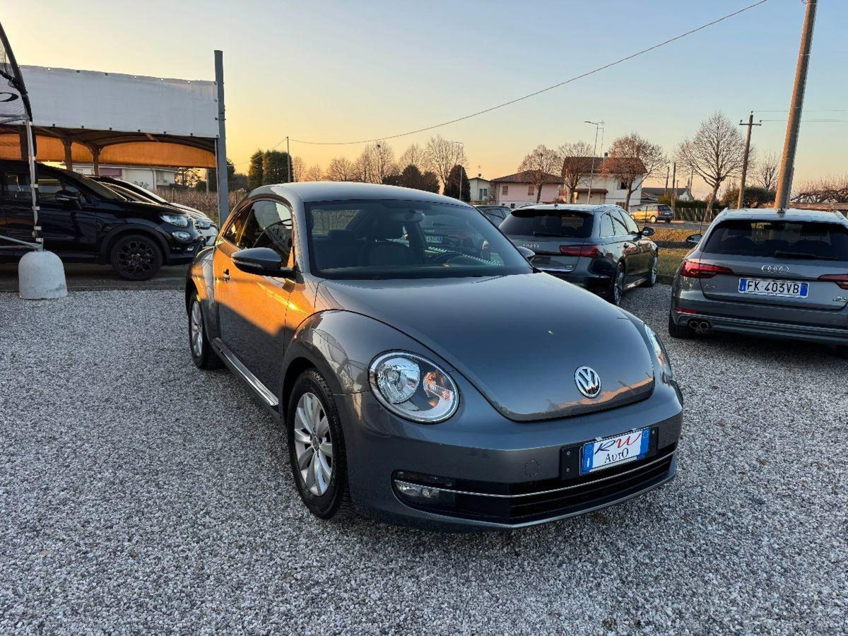 Volkswagen Maggiolino 1.6 TDI DSG Design (4)