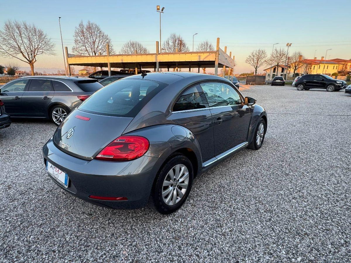 Volkswagen Maggiolino 1.6 TDI DSG Design (5)
