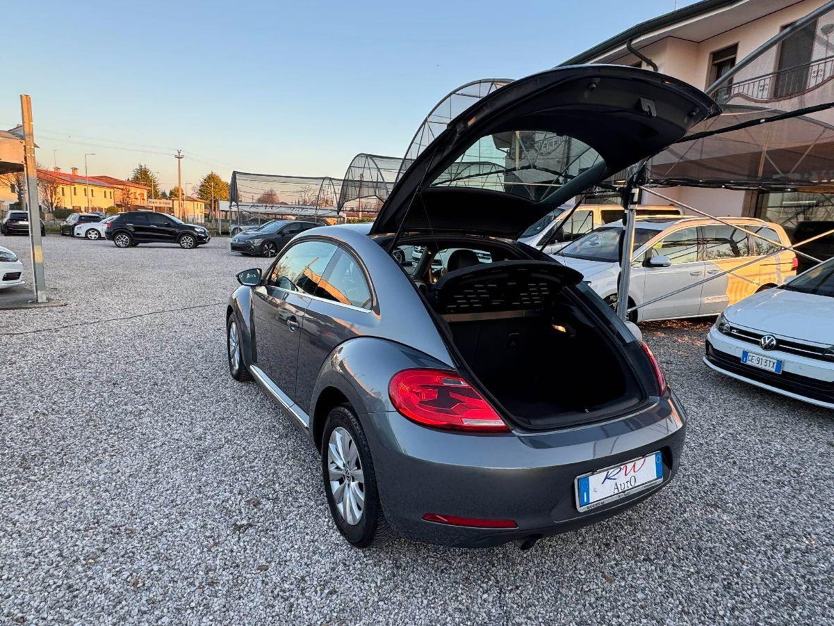 Volkswagen Maggiolino 1.6 TDI DSG Design (7)