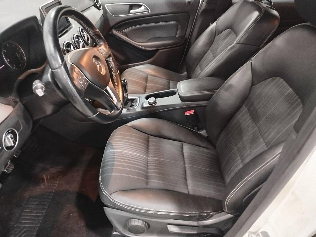 Mercedes-Benz Classe B 200 CDI Premium (10)