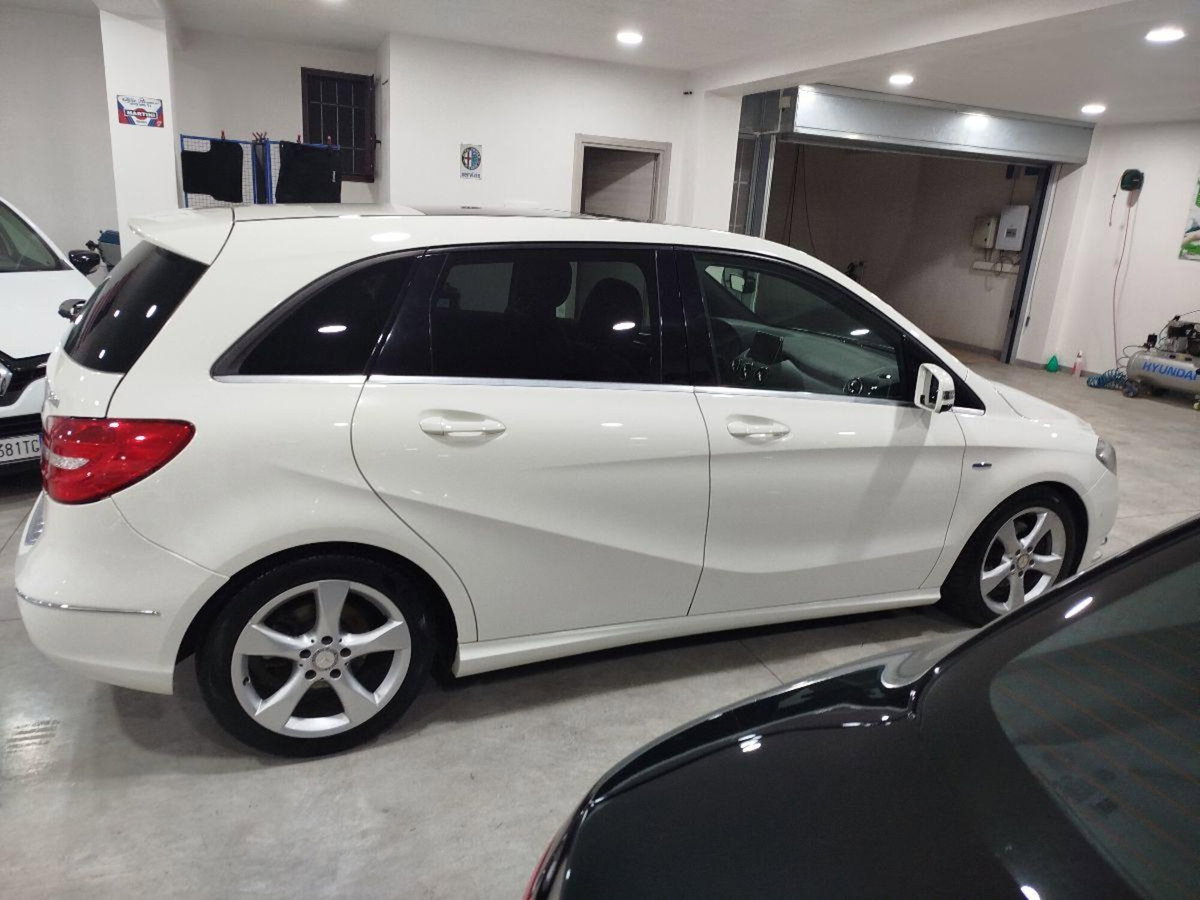 Mercedes-Benz Classe B 200 CDI Premium (4)