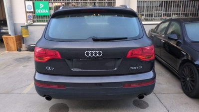 Audi Q7 3.0 V6 TDI 233CV quattro tiptronic (3)