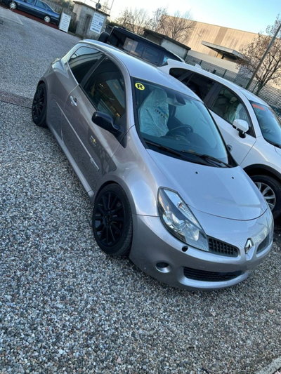 Renault Clio 2.0 16V 200CV 3 porte RS F1 Team (3)