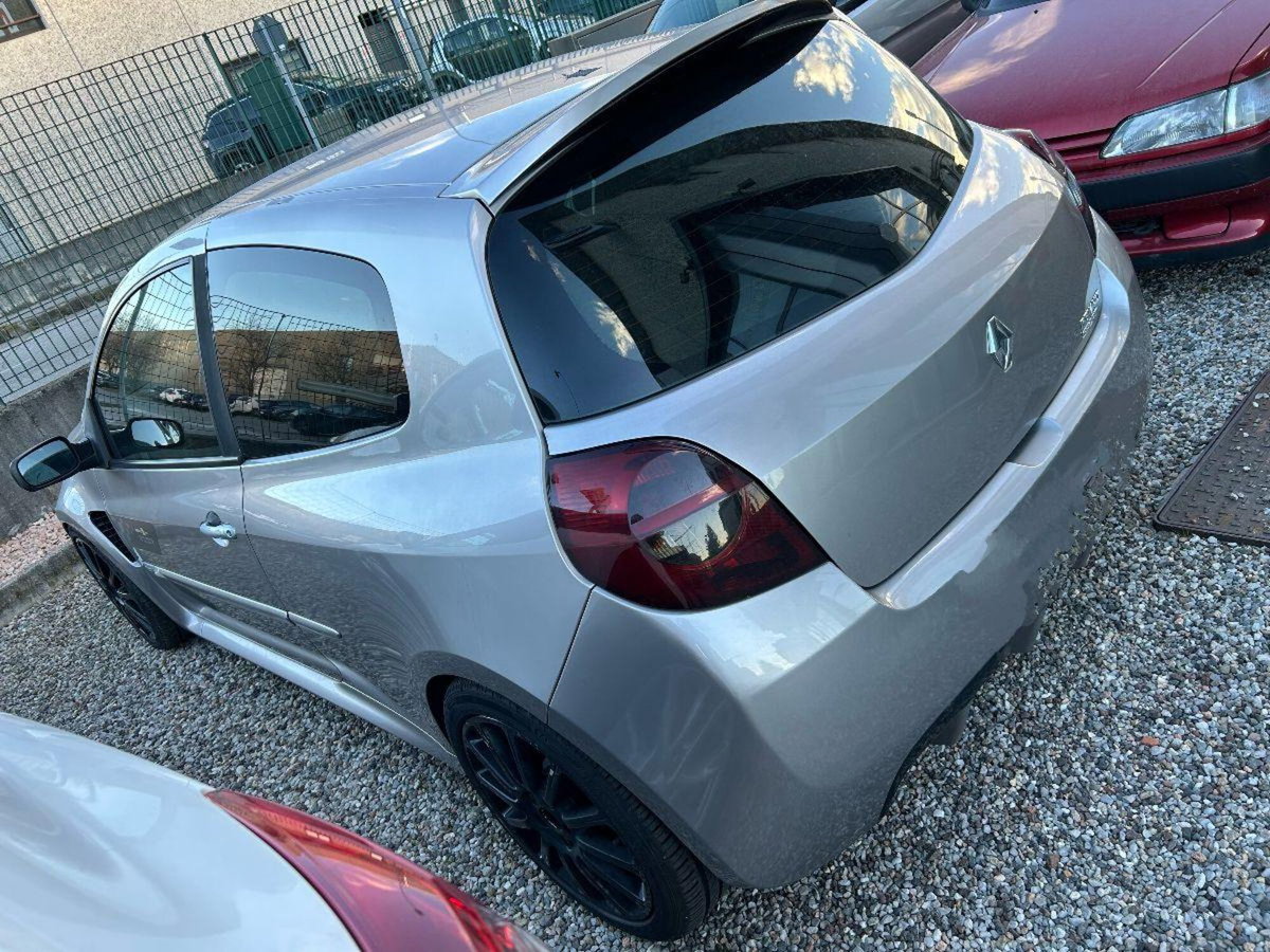Renault Clio 2.0 16V 200CV 3 porte RS F1 Team (6)