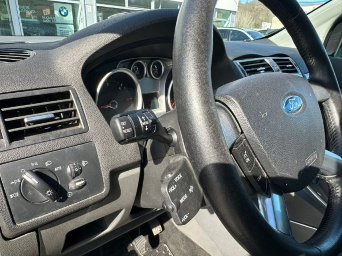 Ford Kuga 2.0 TDCi 136 CV 4WD Titanium DPF (12)