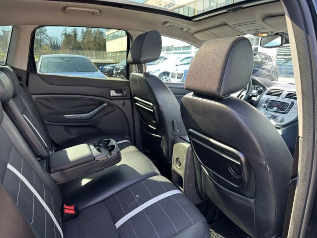 Ford Kuga 2.0 TDCi 136 CV 4WD Titanium DPF (14)