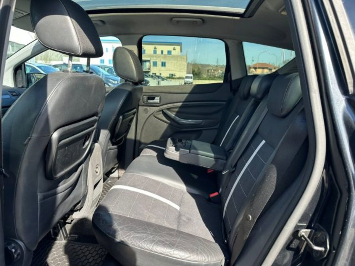 Ford Kuga 2.0 TDCi 136 CV 4WD Titanium DPF (15)