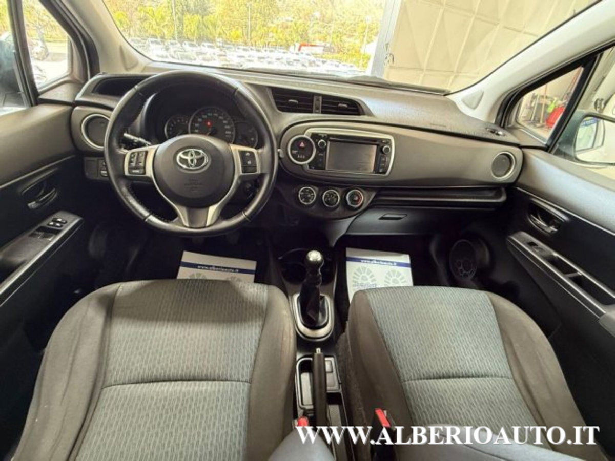 Toyota Yaris 1.0 5 porte Lounge (10)