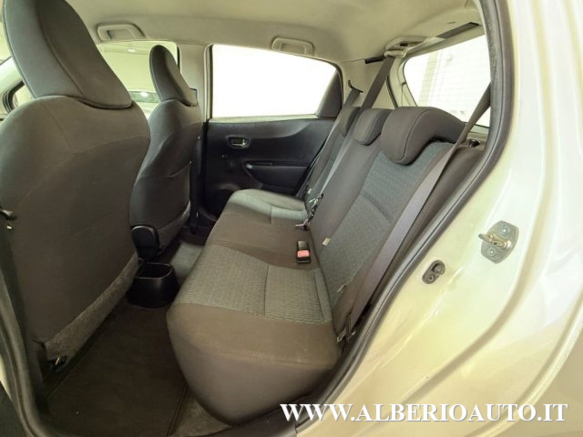 Toyota Yaris 1.0 5 porte Lounge (12)