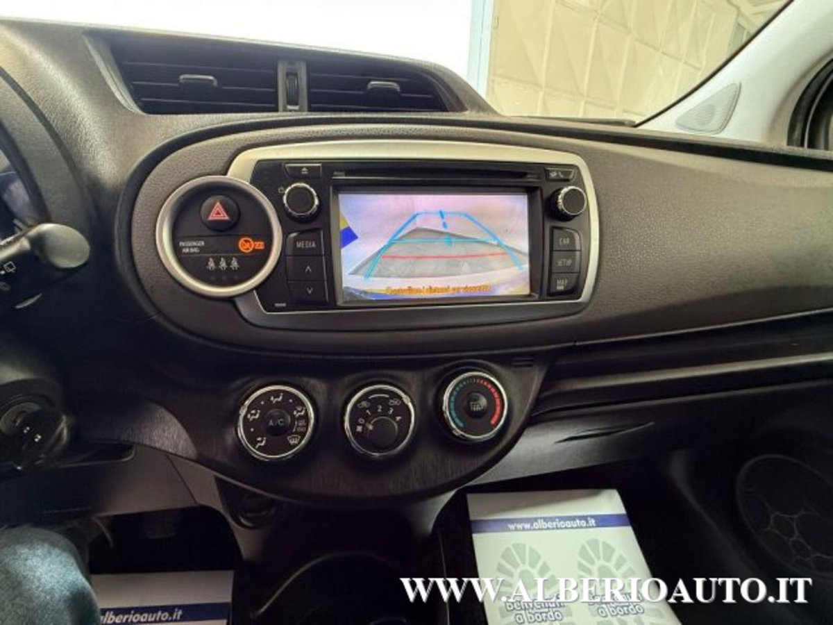 Toyota Yaris 1.0 5 porte Lounge (14)