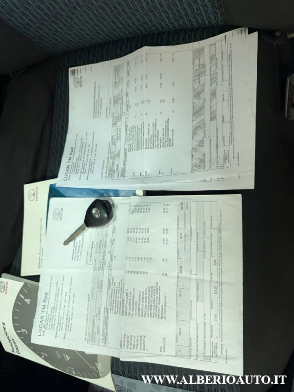 Toyota Yaris 1.0 5 porte Lounge (18)