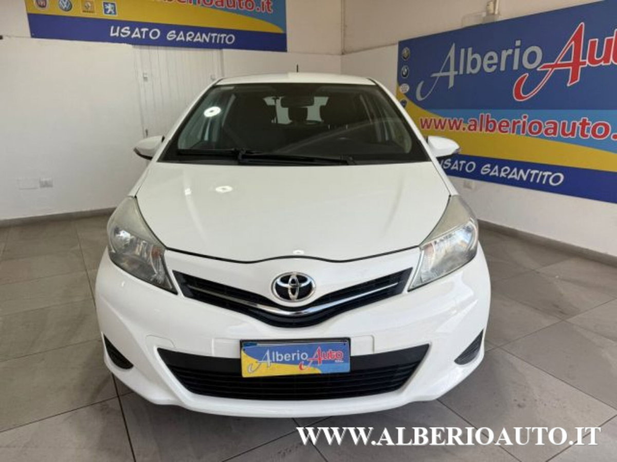 Toyota Yaris 1.0 5 porte Lounge (2)