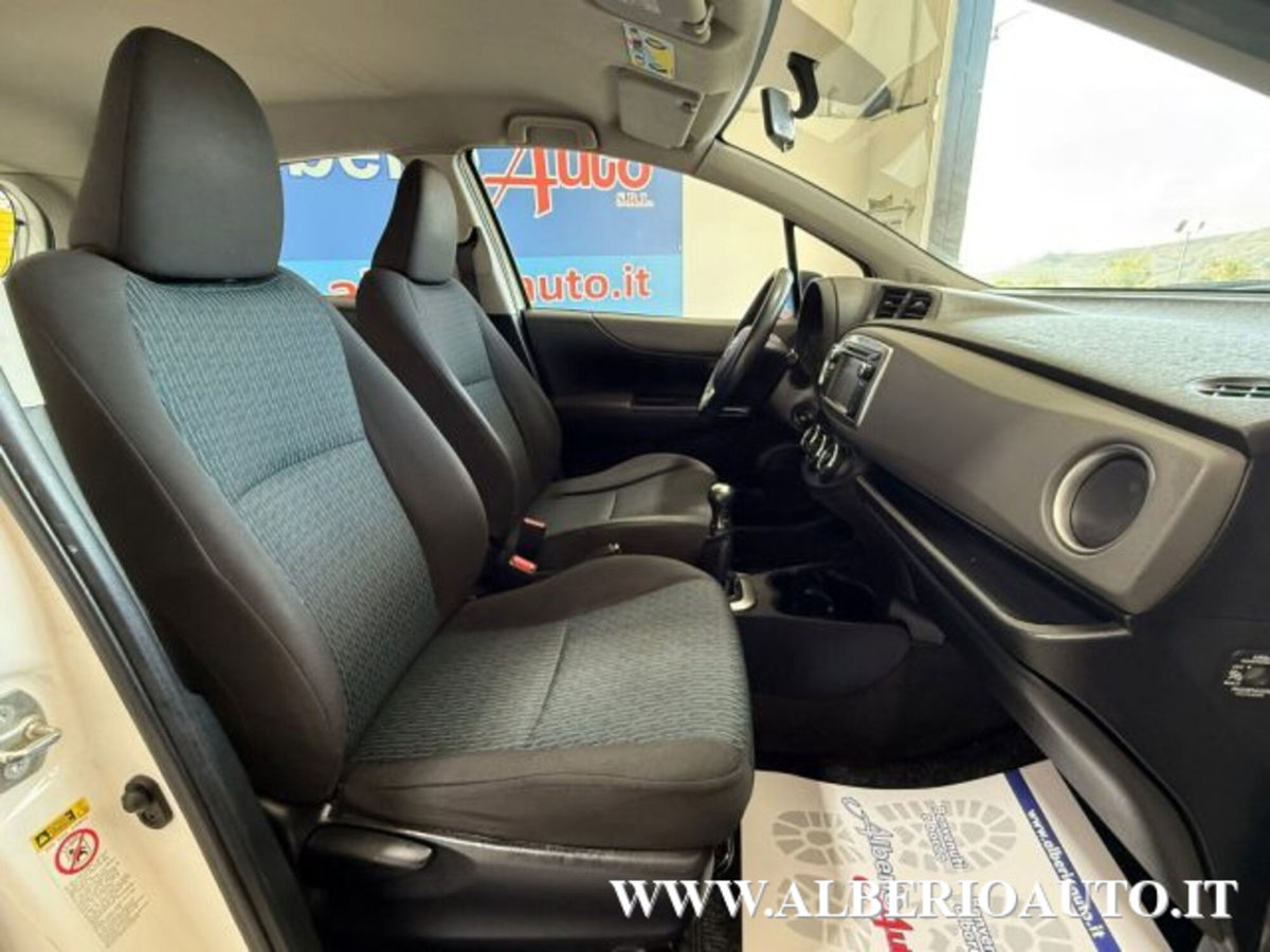 Toyota Yaris 1.0 5 porte Lounge (6)