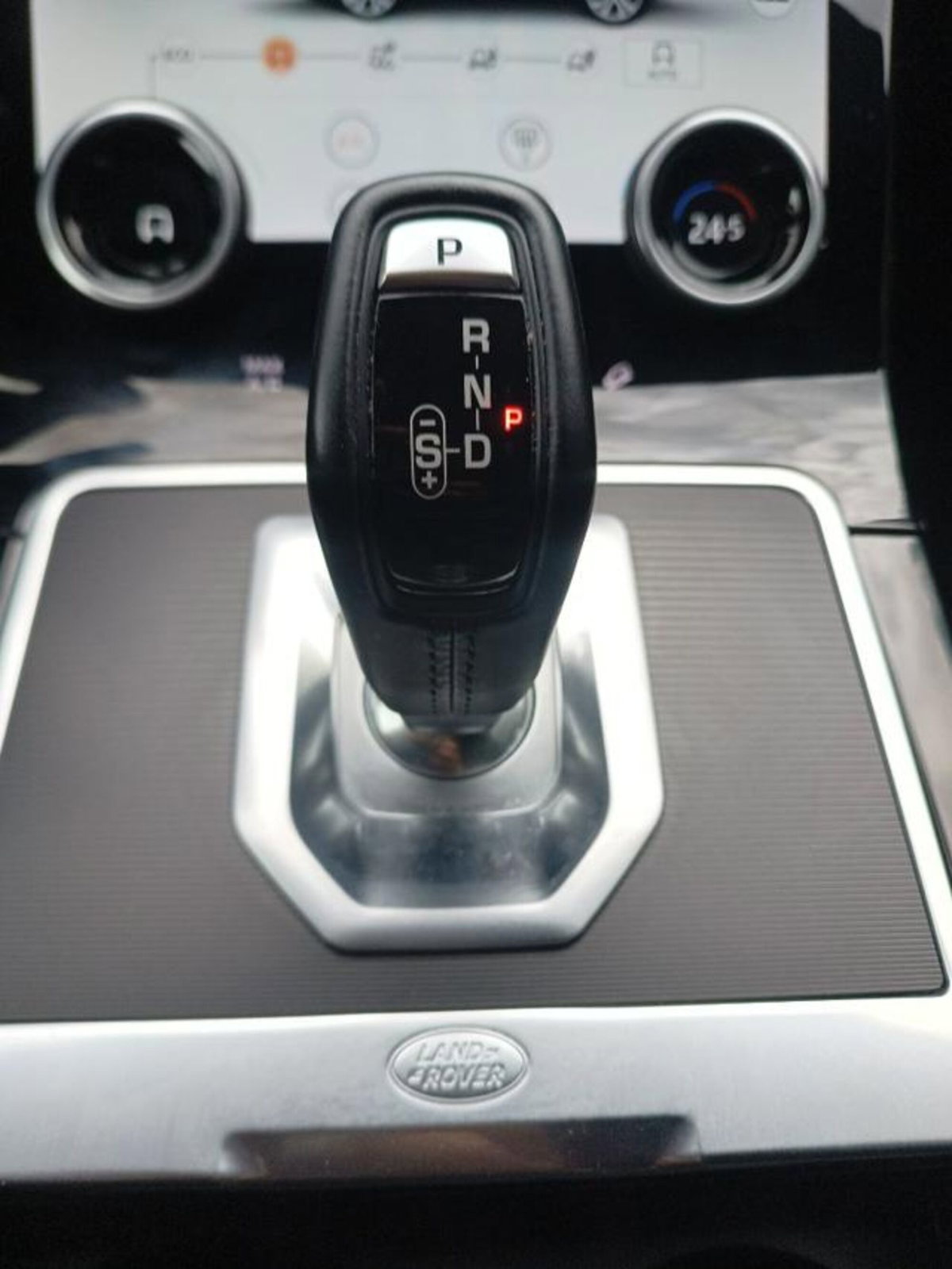 Land Rover Range Rover Evoque 2.0D I4-L.Flw 150 CV AWD Auto HSE (14)