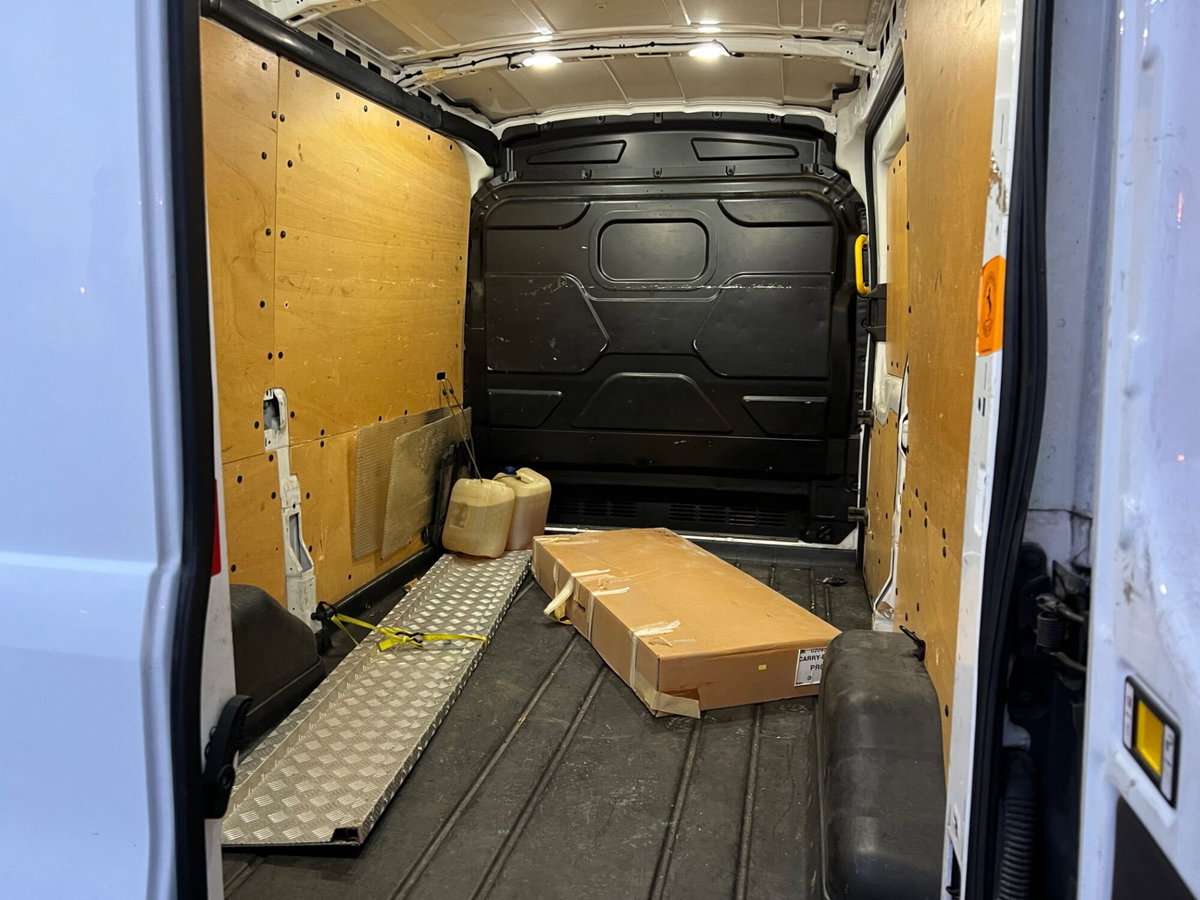 Ford Transit Furgone 330 2.0TDCi EcoBlue 130CV PL-TM Furgone Trend (13)