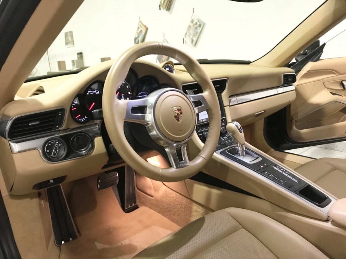 Porsche 911 Coupé 3.8 Carrera 4S (16)