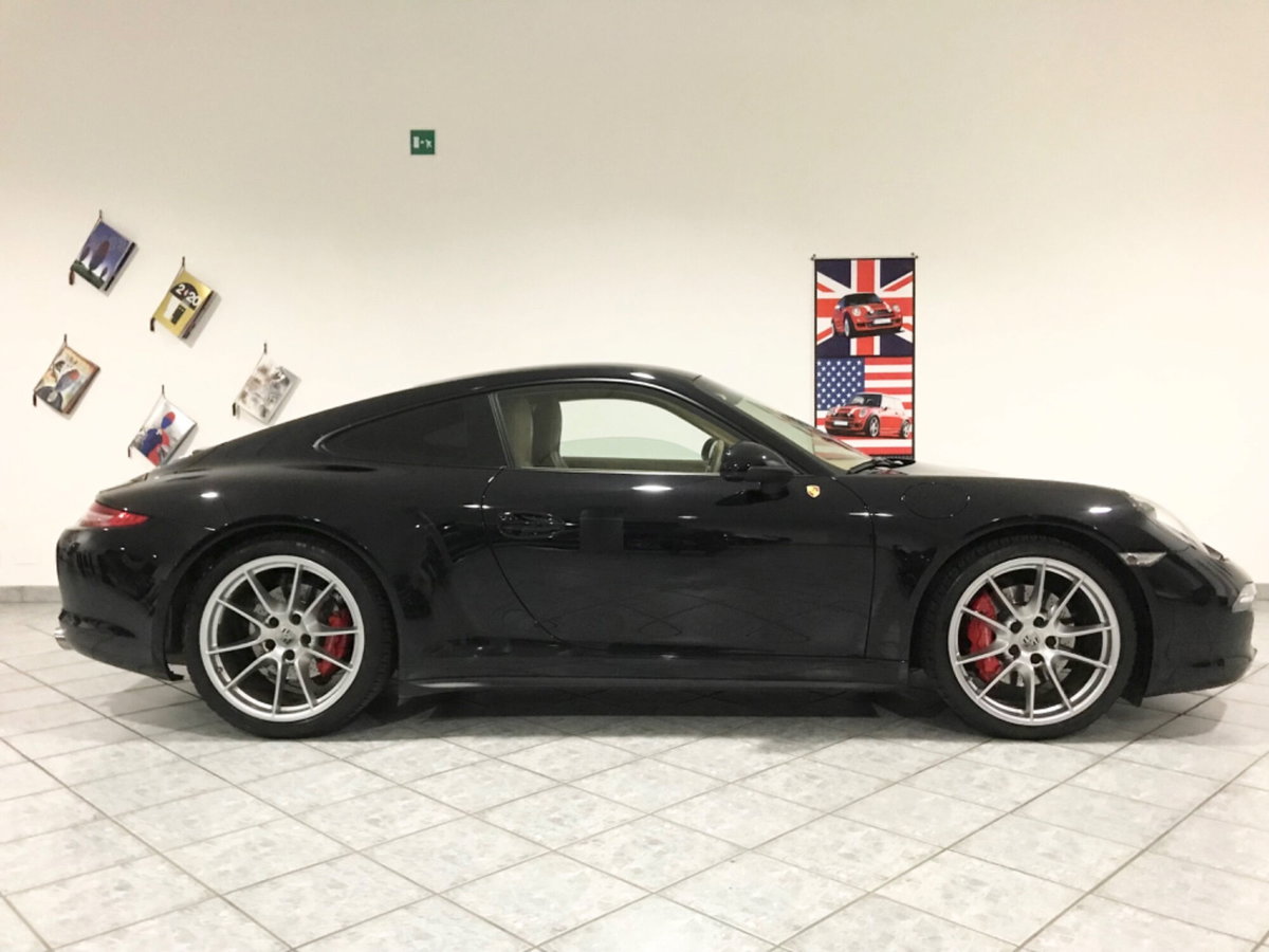Porsche 911 Coupé 3.8 Carrera 4S (4)