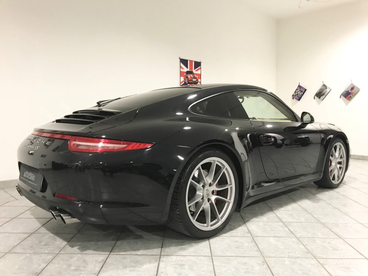 Porsche 911 Coupé 3.8 Carrera 4S (5)