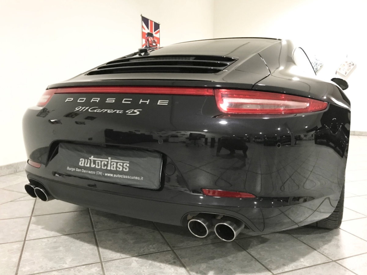Porsche 911 Coupé 3.8 Carrera 4S (7)
