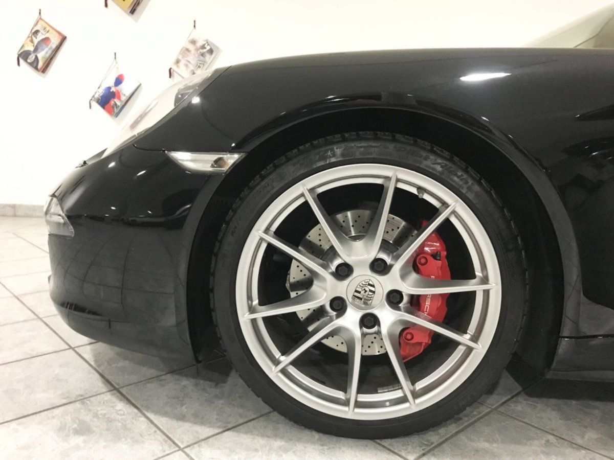 Porsche 911 Coupé 3.8 Carrera 4S (9)
