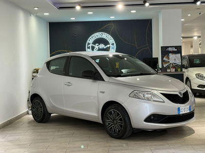 Lancia Ypsilon 1.0 FireFly 5 porte S&S Hybrid Ecochic Gold usata