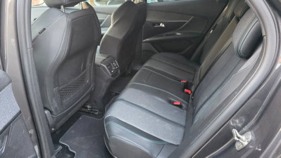 Peugeot 3008 Hybrid 225 e-EAT8 Allure Pack (9)