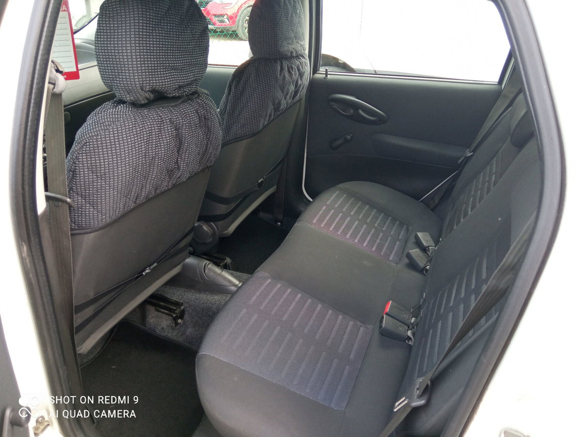 Fiat Punto Classic 1.2 5 porte Natural Power Active (8)