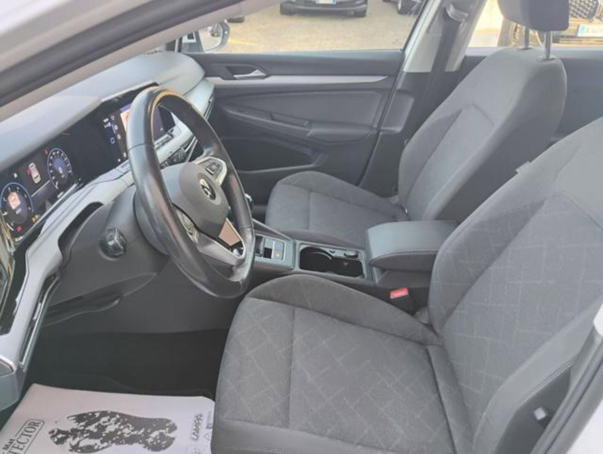 Volkswagen Golf 2.0 TDI SCR Life (13)