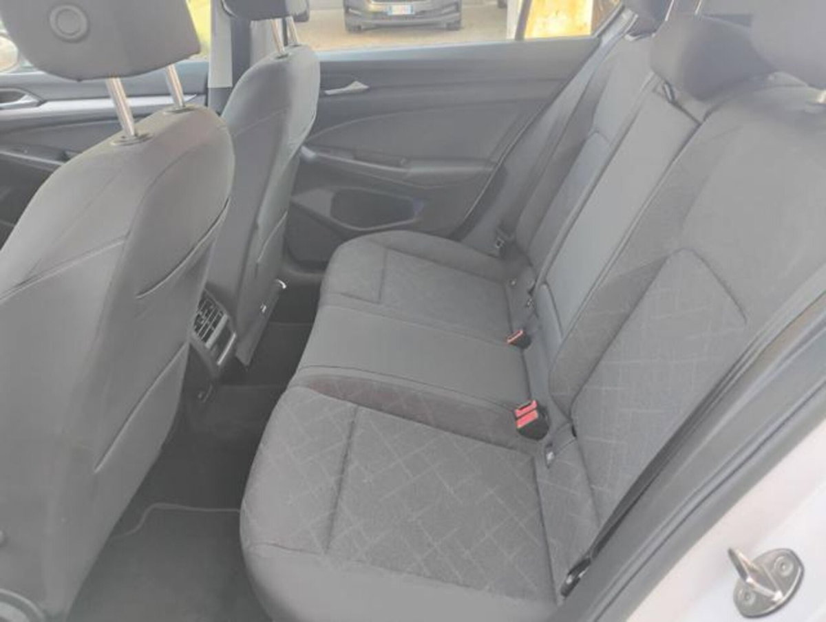 Volkswagen Golf 2.0 TDI SCR Life (14)