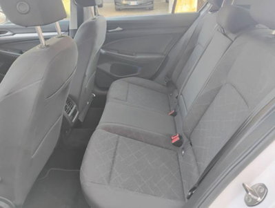 Volkswagen Golf 2.0 TDI SCR Life (14)