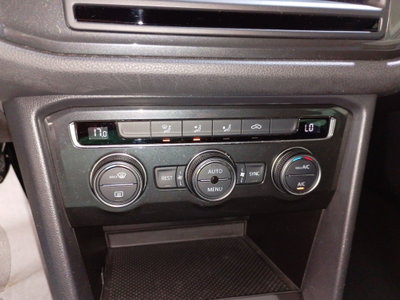 Volkswagen Tiguan 1.6 TDI SCR Business BlueMotion Technology (18)