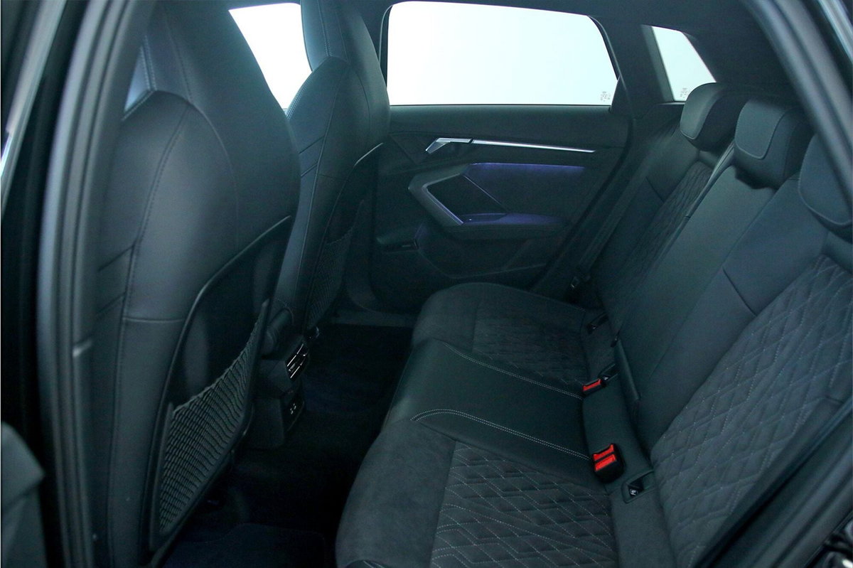 Audi A3 Sportback 40 TFSI quattro S tronic Sport (8)