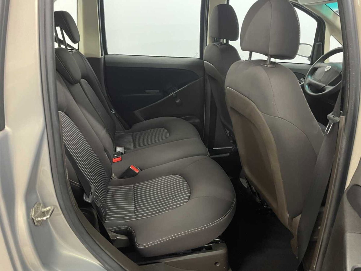 Lancia Musa Multijet 16V 90 CV Oro DFN (6)