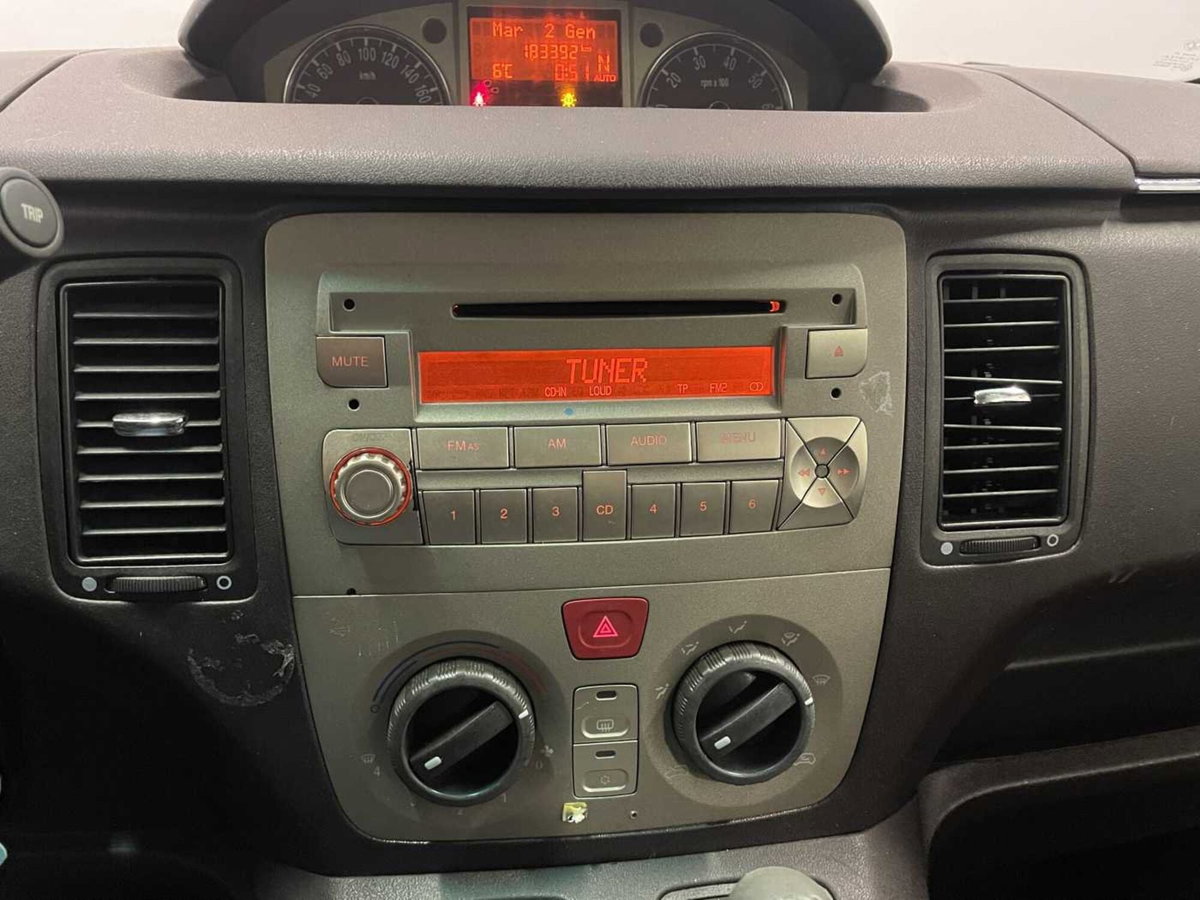 Lancia Musa Multijet 16V 90 CV Oro DFN (7)