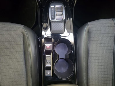Peugeot 2008 PureTech 130 S&S Allure Pack (14)