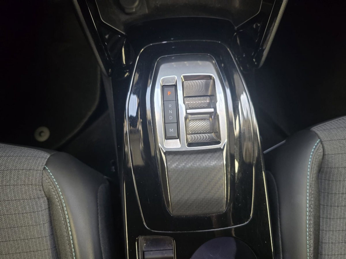 Peugeot 2008 PureTech 130 S&S Allure Pack (15)