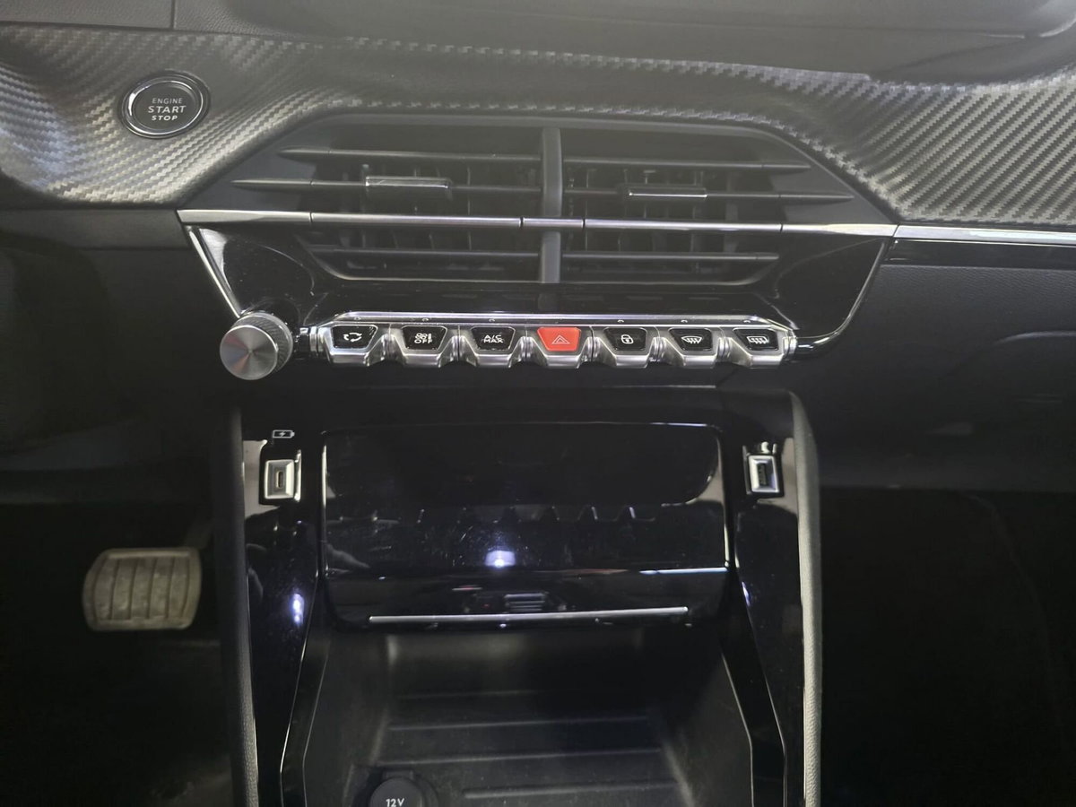 Peugeot 2008 PureTech 130 S&S Allure Pack (16)