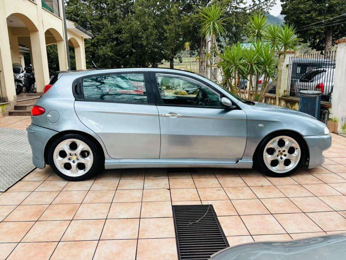 Alfa Romeo 147 1.9 JTD 16V cat 5p. Cup (4)