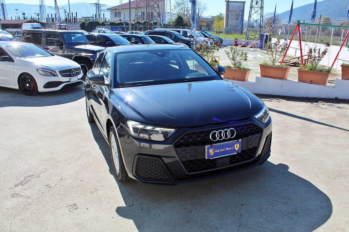 Audi A1 Sportback Sportback 25 1.0 tfsi Business (2)
