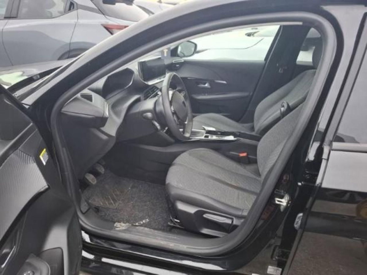 Peugeot 208 PureTech 100 Stop&Start 5 porte Allure (3)