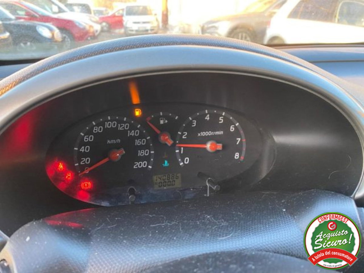 Nissan Micra 1.0 16V 5 porte Visia (6)