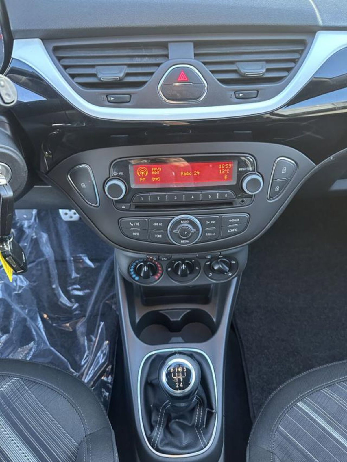 Opel Corsa Coupé 1.2 Black Edition (11)