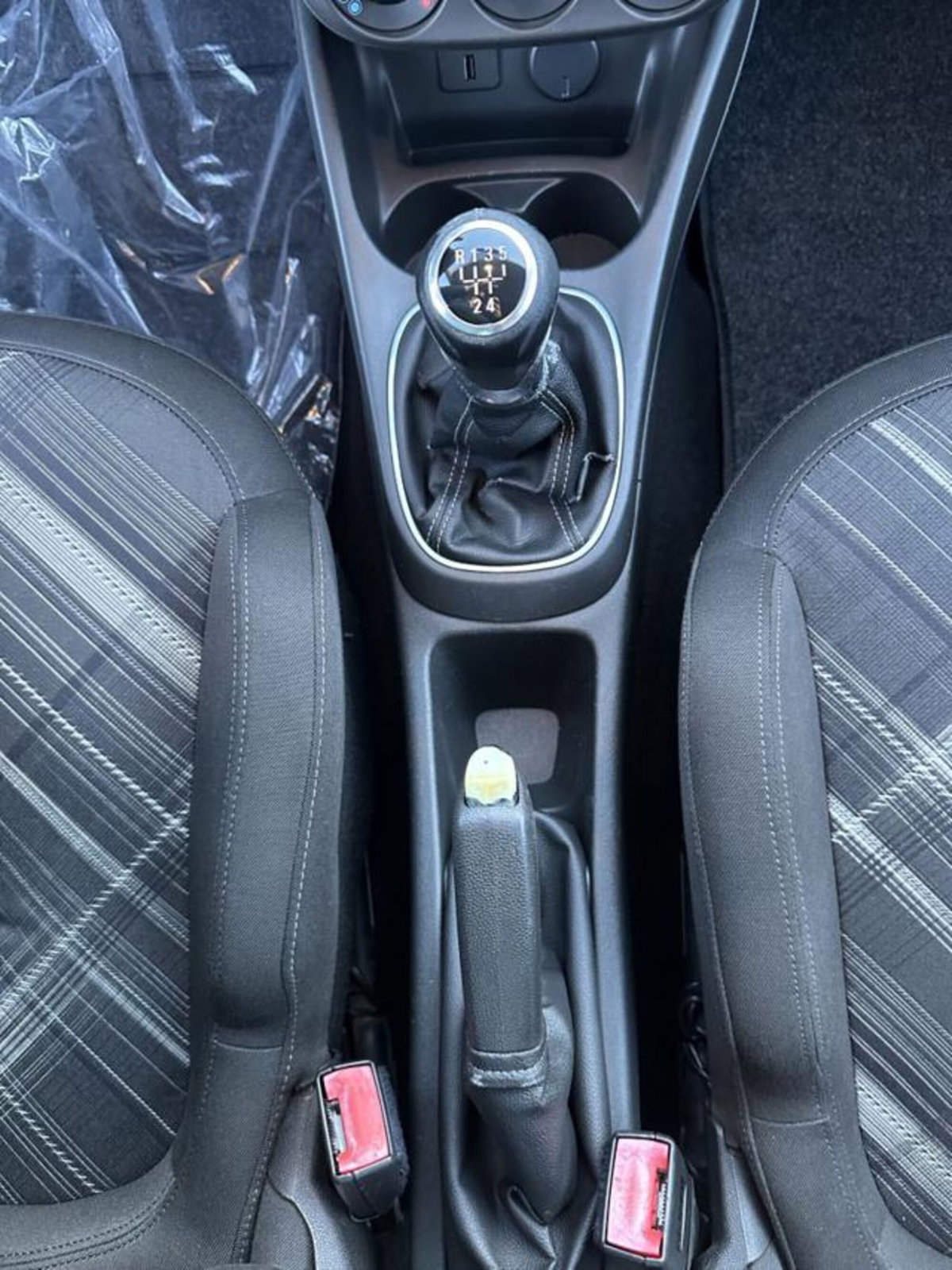 Opel Corsa Coupé 1.2 Black Edition (12)