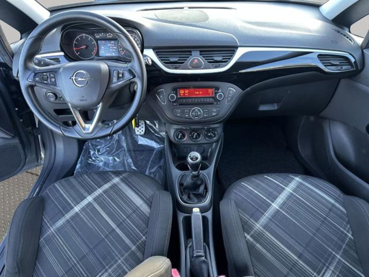 Opel Corsa Coupé 1.2 Black Edition (14)