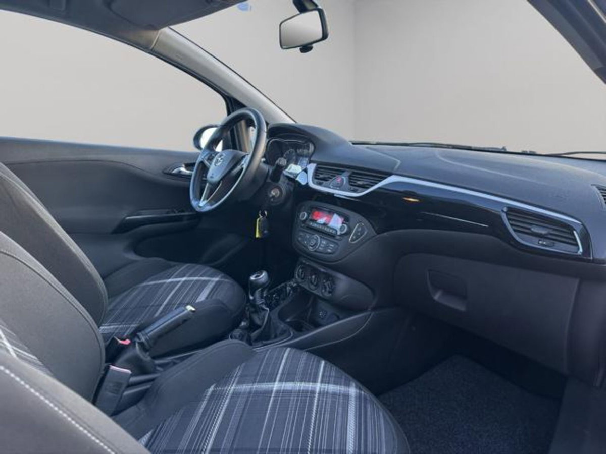 Opel Corsa Coupé 1.2 Black Edition (17)