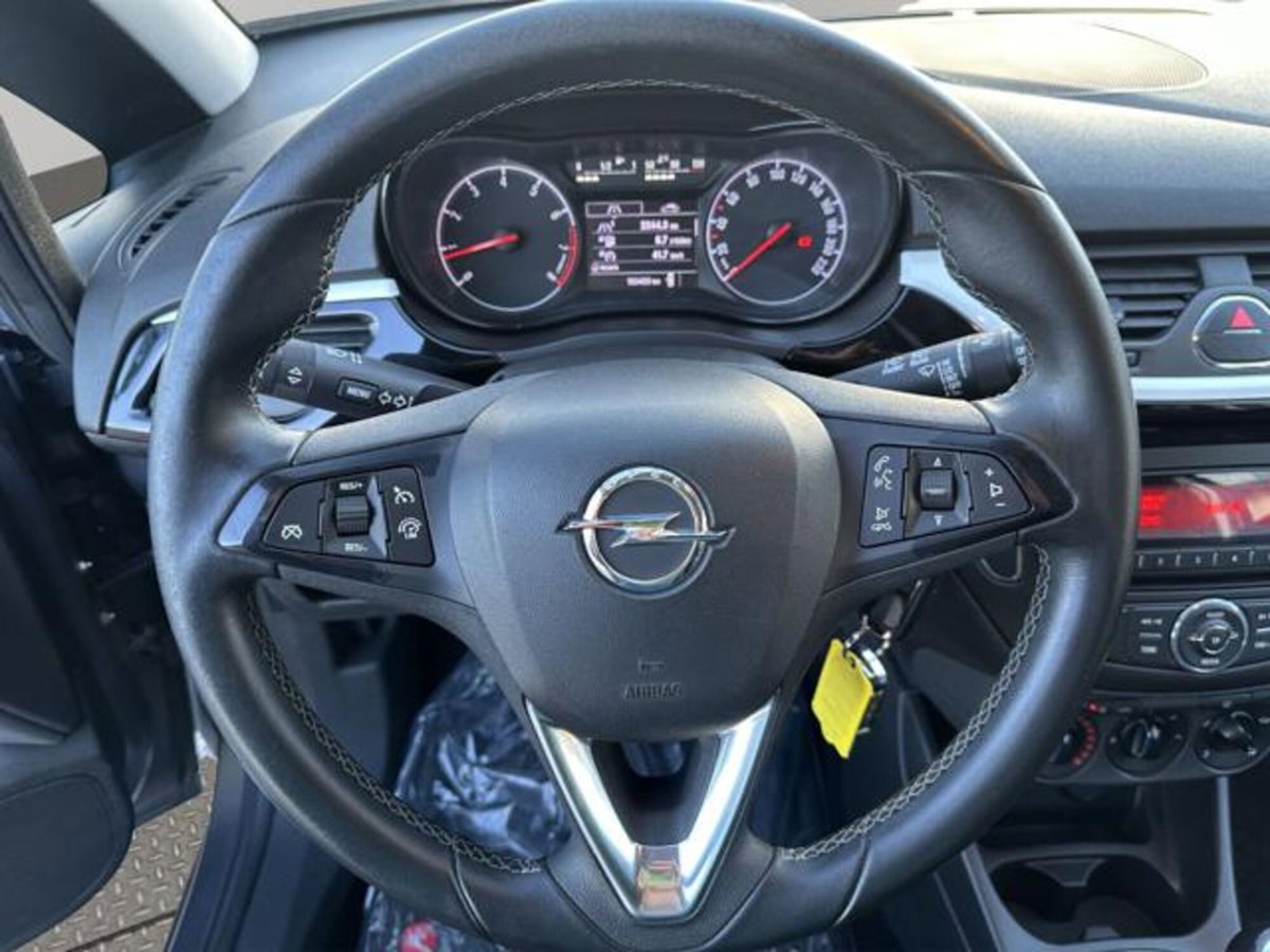 Opel Corsa Coupé 1.2 Black Edition (9)