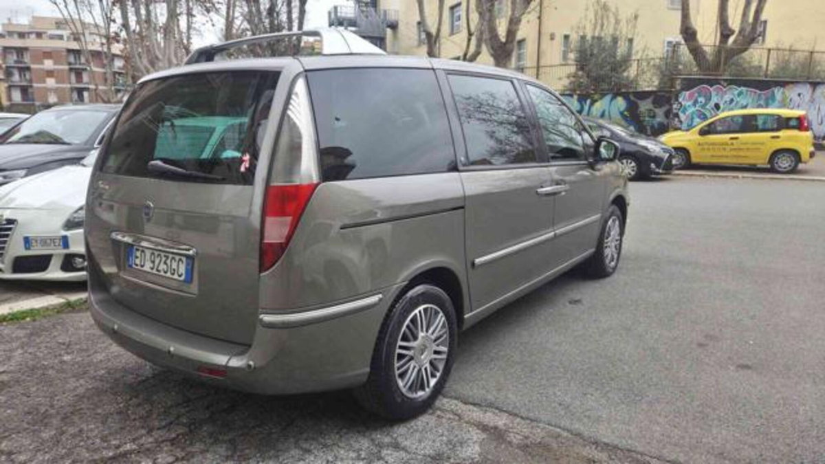 Lancia Phedra MJT 136 CV Platino (5)