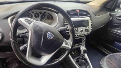 Lancia Delta 2.0 MJT DPF Oro (6)