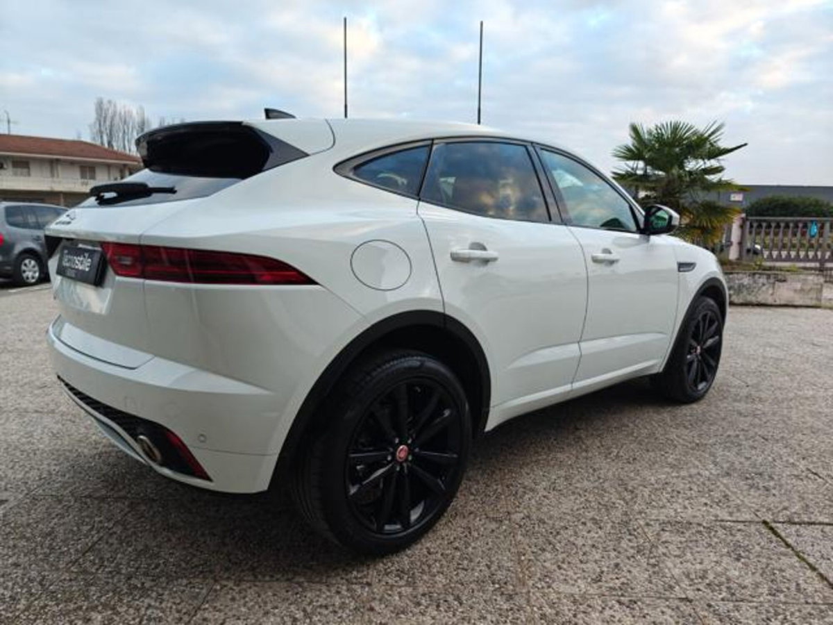 Jaguar E-Pace 2.0D 180 CV AWD aut. R-Dynamic SE (3)