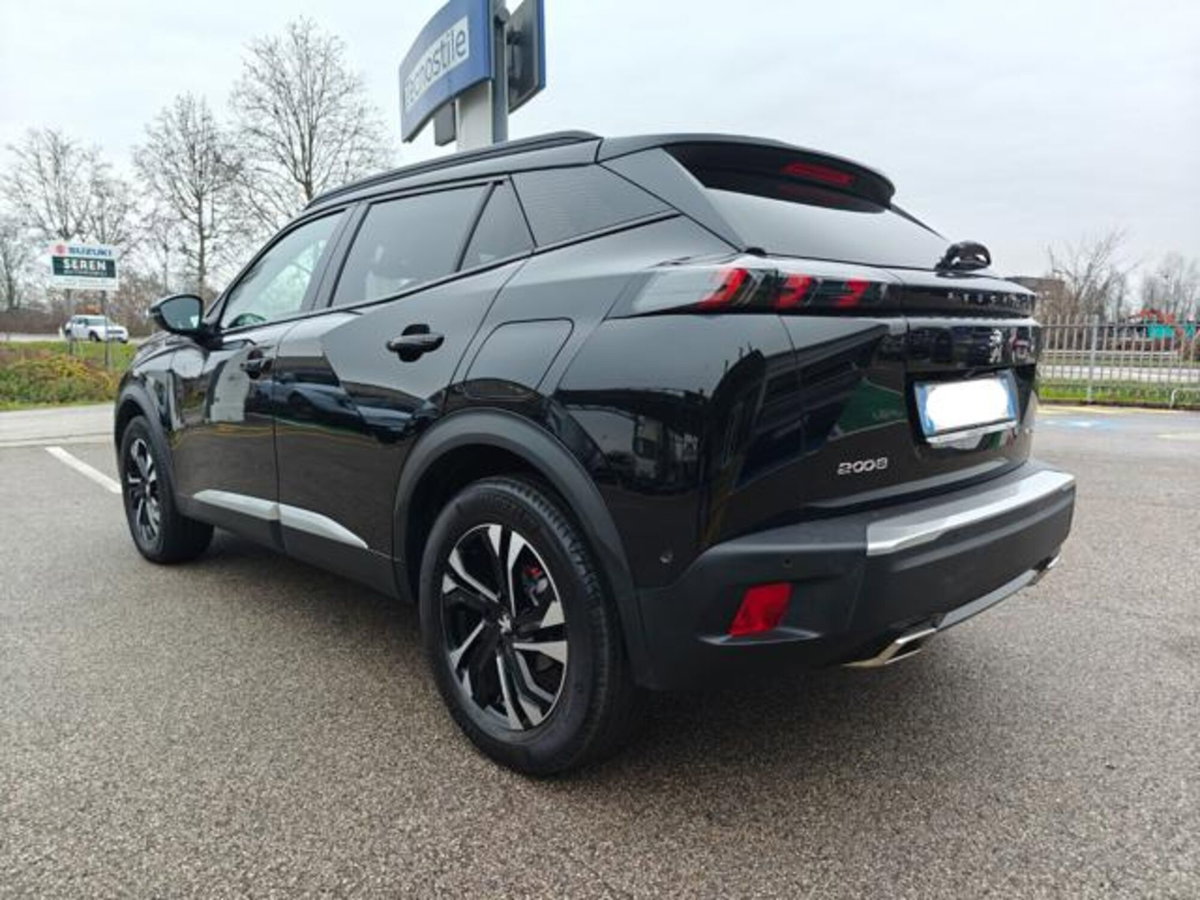 Peugeot 2008 PureTech 130 S&S EAT8 GT Line (2)
